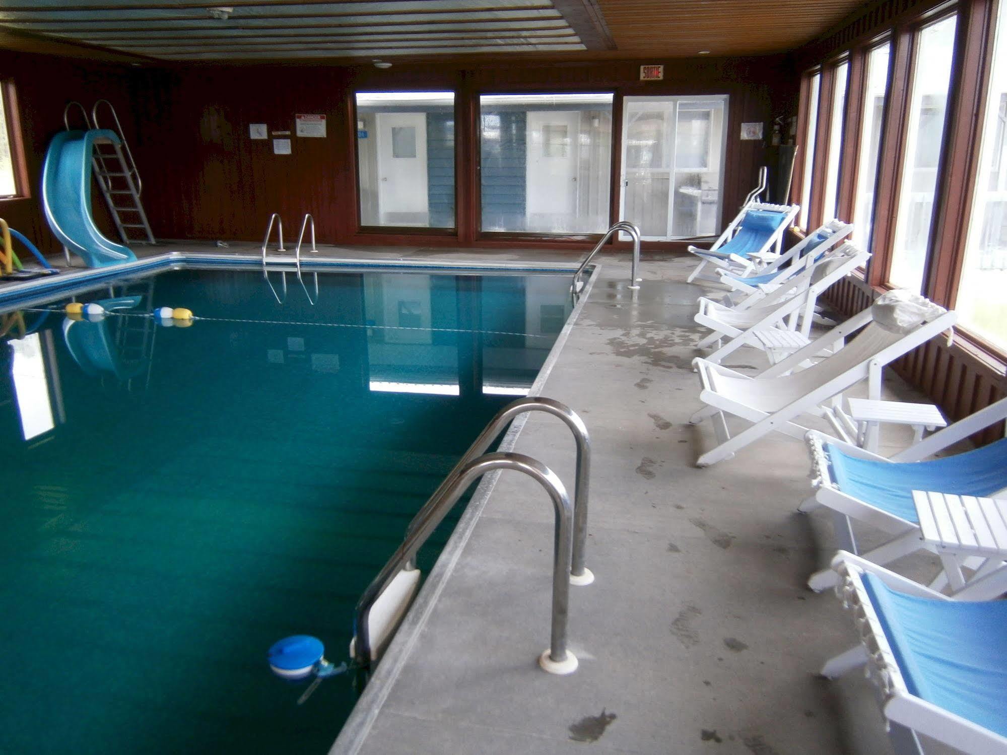 Motel De L'Anse Port-Daniel Eksteriør billede